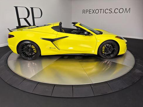 Used 2023 Chevrolet Corvette Z06 RWD image 10