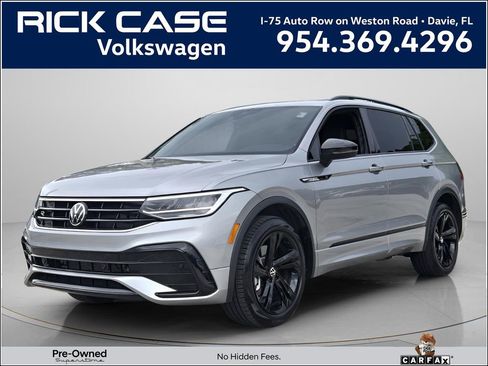 Certified 2024 Volkswagen Tiguan SE R-Line FWD image 1
