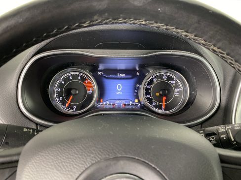 Used 2021 Jeep Cherokee Trailhawk image 22