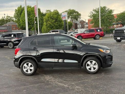 Used 2021 Chevrolet Trax LT w/ LT Convenience Package AWD/4WD image 5
