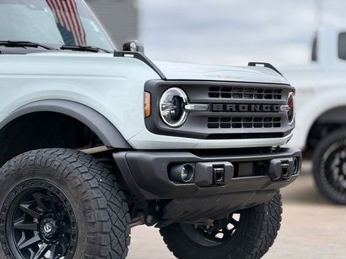 Used 2023 Ford Bronco Black Diamond image 7