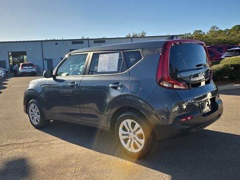 Certified 2022 Kia Soul LX image 6