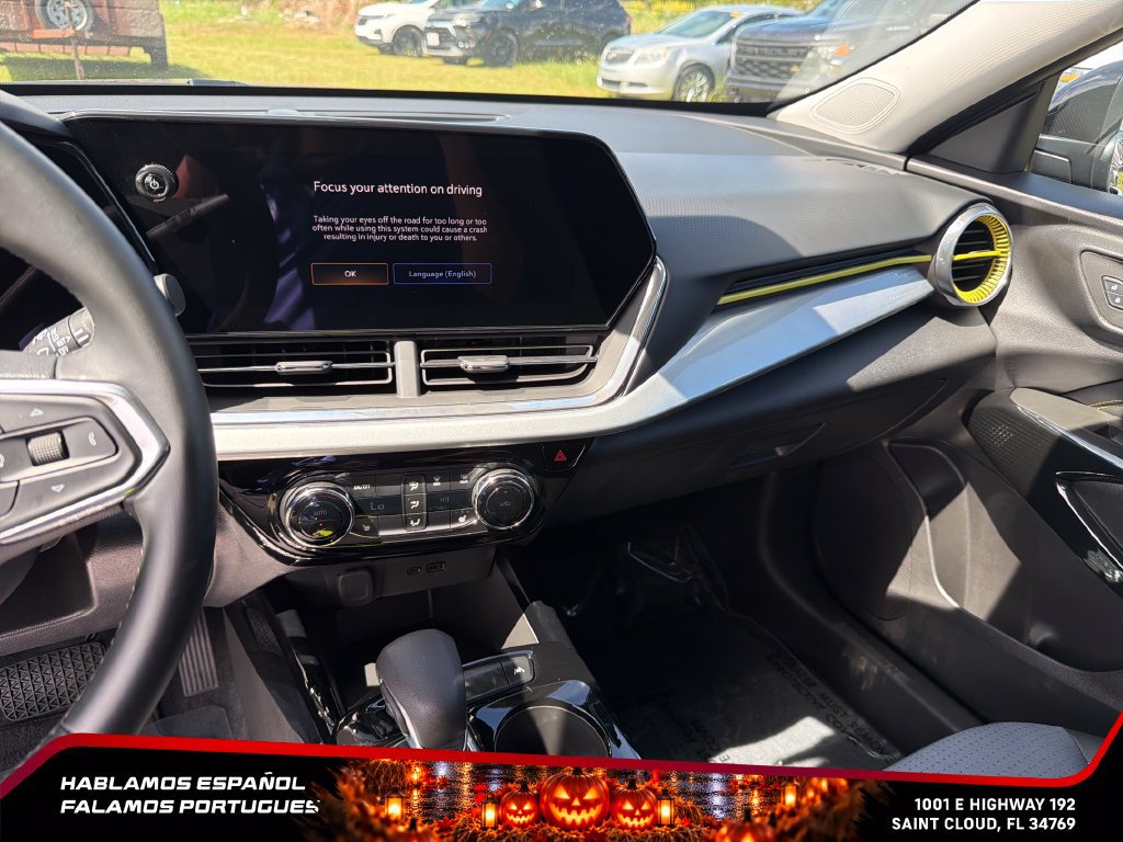 Used 2025 Chevrolet Trax LT w/ Driver Confidence Package FWD image 17