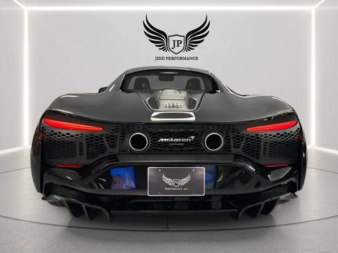 Used 2023 McLaren Artura RWD image 3