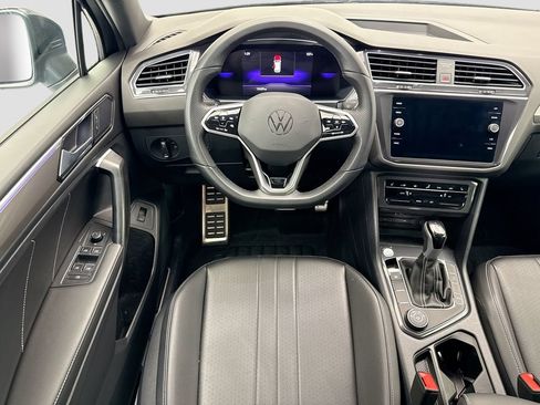 Certified 2024 Volkswagen Tiguan SE R-Line AWD/4WD image 10