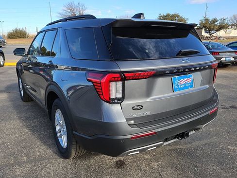 New 2026 Ford Explorer Active w/ Active Comfort Package image 9
