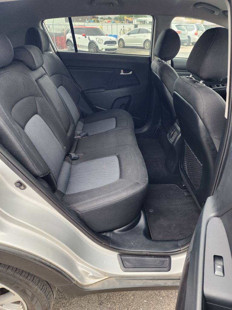 Used 2014 Kia Sportage LX AWD/4WD image 9