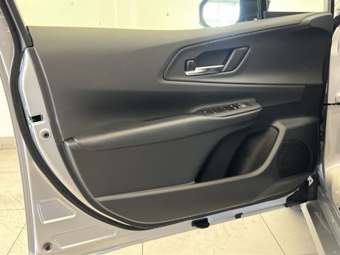 Used 2026 Toyota Prius Plug-In Hybrid FWD image 35