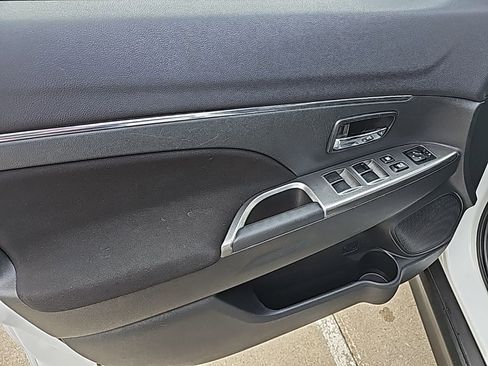 Used 2018 Mitsubishi Outlander Sport ES image 15