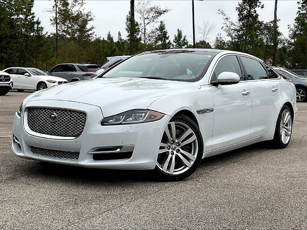 Used 2016 Jaguar XJ L Portfolio RWD image 2