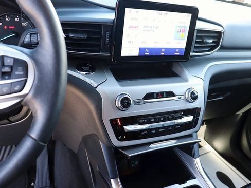 Used 2024 Ford Explorer XLT w/ Equipment Group 202A image 19