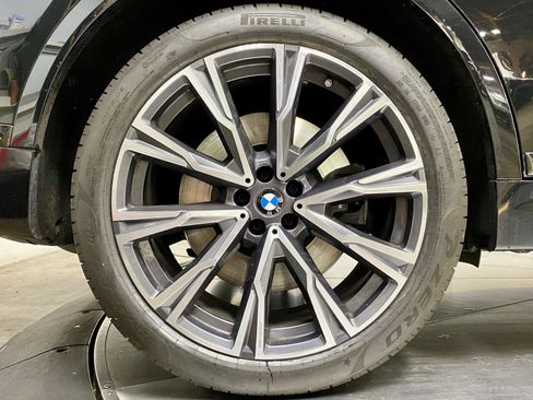 Used 2021 BMW X7 M50i w/ Executive Package AWD/4WD image 11