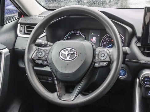 Used 2021 Toyota RAV4 XLE image 14