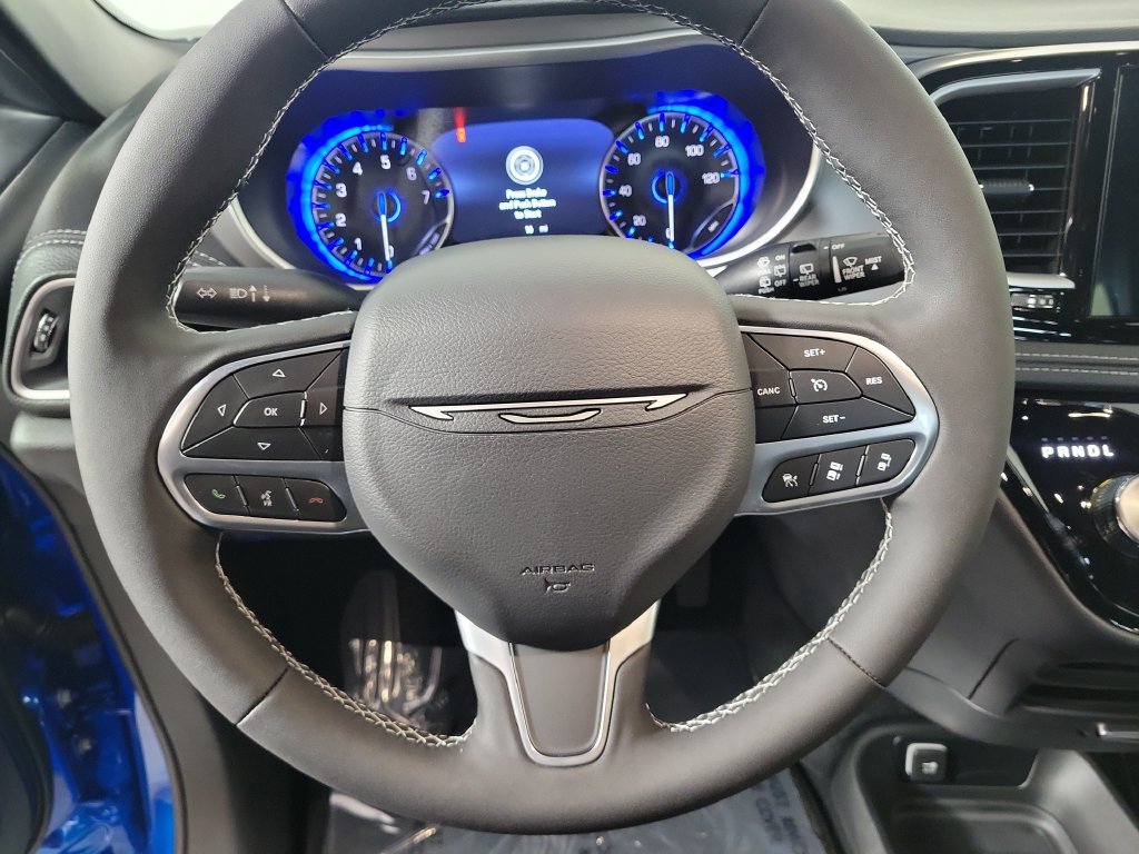 New 2027 Chrysler Pacifica Select FWD image 15
