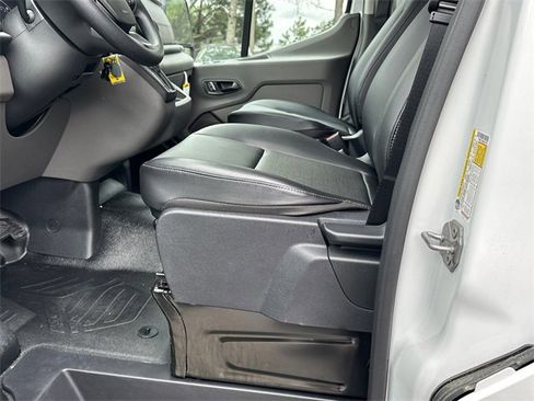 New 2025 Ford Transit 250 Low Roof image 9