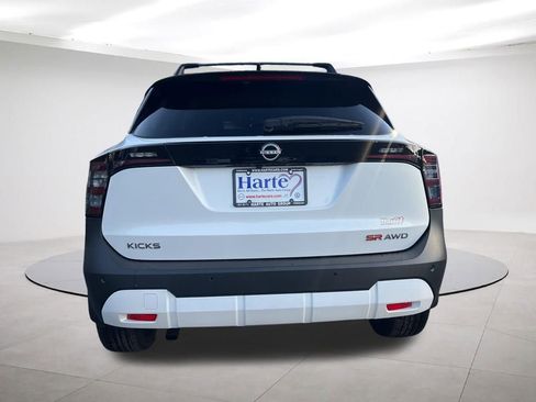 New 2026 Nissan Kicks SR w/ Cold Weather Package AWD/4WD image 4