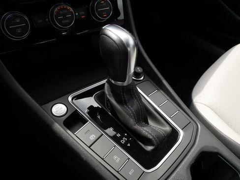 Used 2019 Volkswagen Jetta R-Line w/ R-Line Cold Weather Package FWD image 24