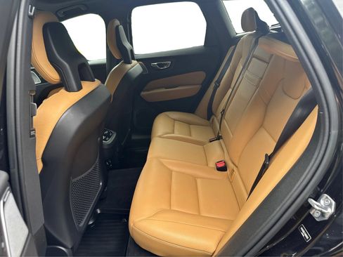 Used 2018 Volvo XC60 T6 Inscription w/ Convenience Package AWD/4WD image 13