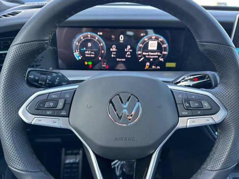 New 2026 Volkswagen Tiguan SE R-Line image 22