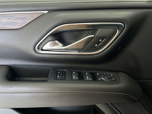 Used 2024 Chevrolet Tahoe Premier AWD/4WD image 21