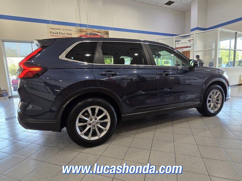 Used 2023 Honda CR-V EX image 4