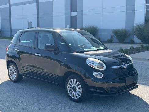 Used 2017 FIAT 500L Pop w/ Popular Equipment Package FWD image 3