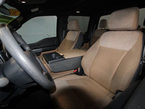 Used 2023 Ford F150 XLT AWD/4WD image 4