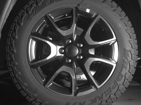 Used 2025 Jeep Compass Trailhawk AWD/4WD image 14
