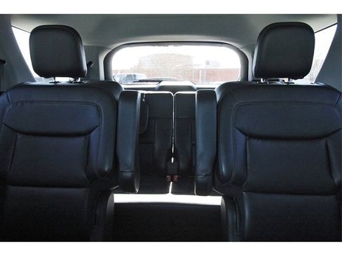 Used 2020 Ford Explorer XLT w/ Equipment Group 202A image 14