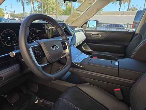 Certified 2025 INFINITI QX80 Sensory image 15