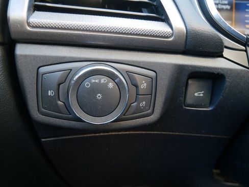 Used 2020 Ford Fusion SE w/ Equipment Group 151A image 27