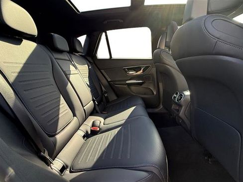 Used 2025 Mercedes-Benz GLC 300 image 18