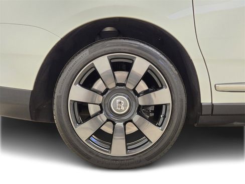 Certified 2019 Rolls-Royce Cullinan image 10