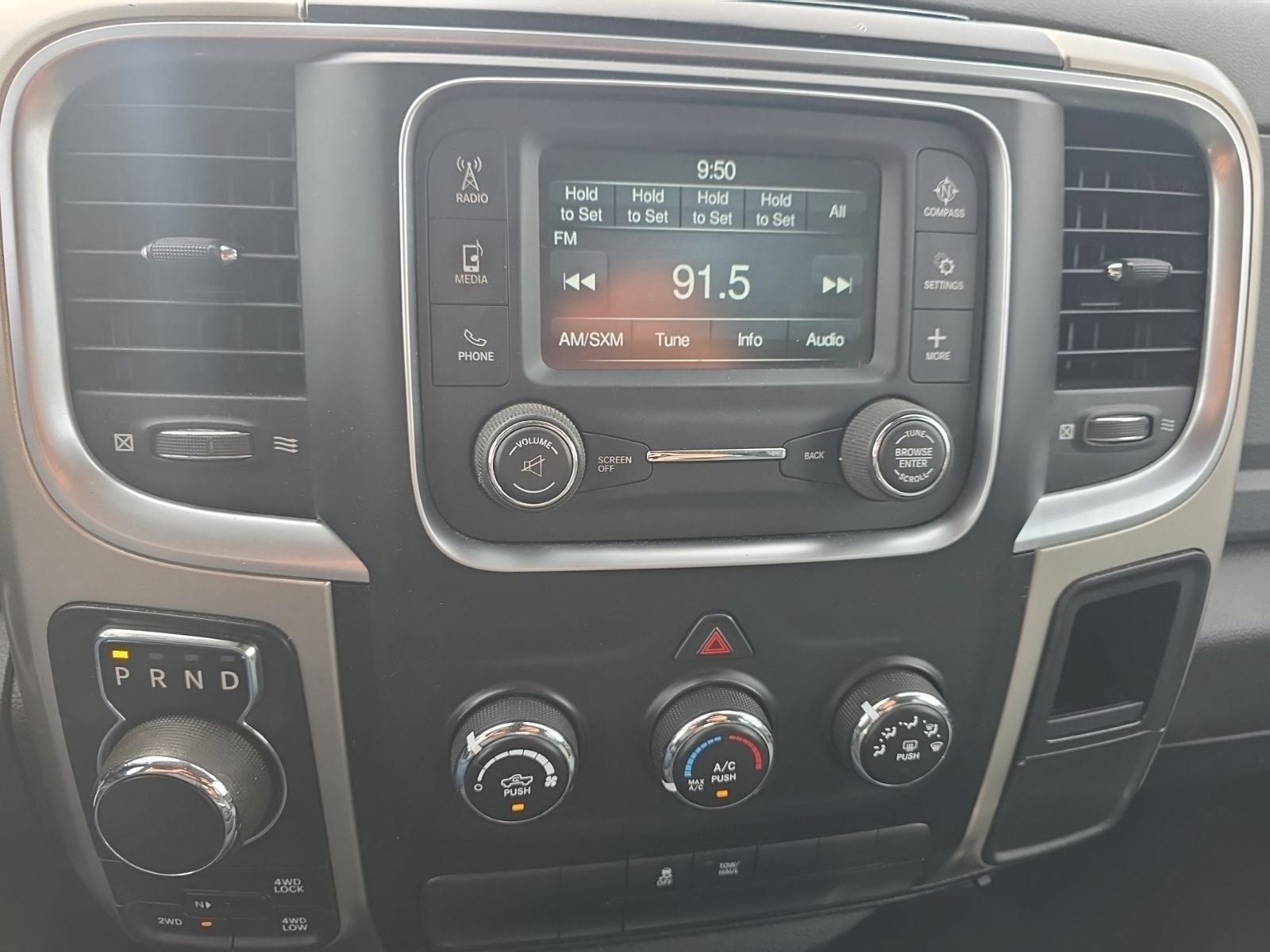 Used 2018 RAM 1500 Classic SLT AWD/4WD image 13