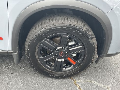 Used 2025 Nissan Rogue SV image 14