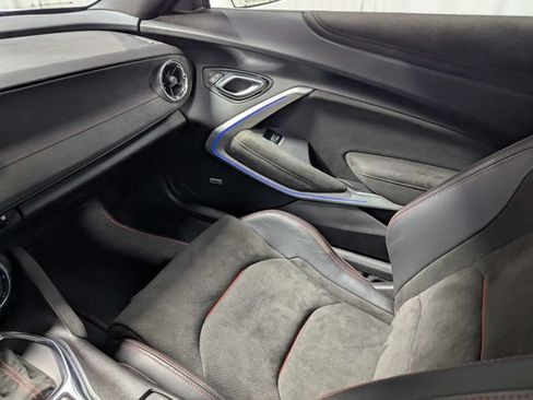 Used 2021 Chevrolet Camaro ZL1 RWD image 8