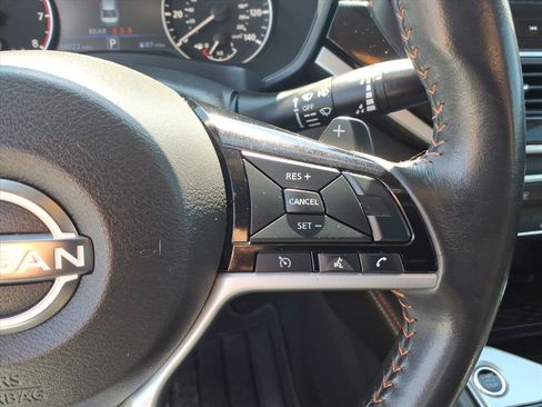 Used 2024 Nissan Altima 2.5 SR w/ SR Premium Package FWD image 25