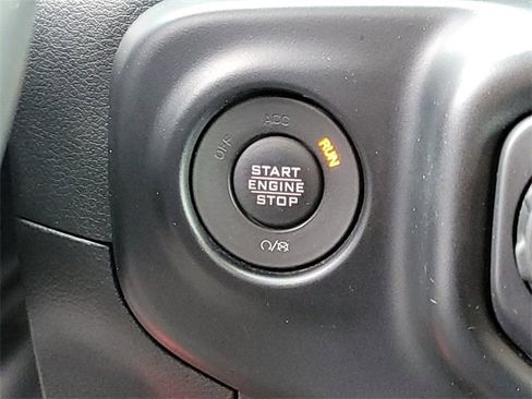 Used 2022 Jeep Gladiator Willys image 26