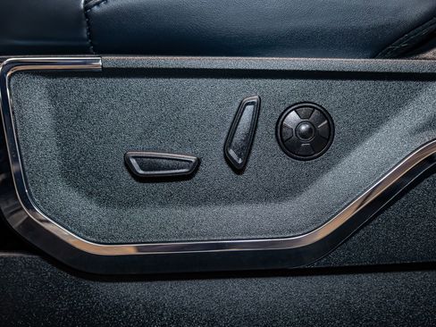 Used 2025 Ford F350 Platinum image 25