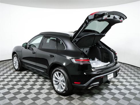Certified 2026 Porsche Macan Turbo AWD/4WD image 36
