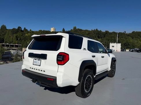 Certified 2025 Toyota 4Runner TRD Sport Premium AWD/4WD image 5