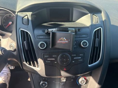 Used 2016 Ford Focus ST image 25