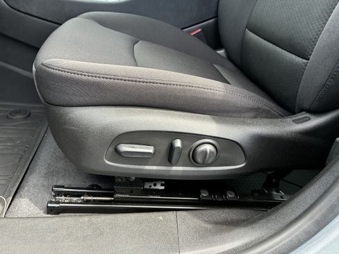 Used 2023 Chevrolet Malibu LT FWD image 25