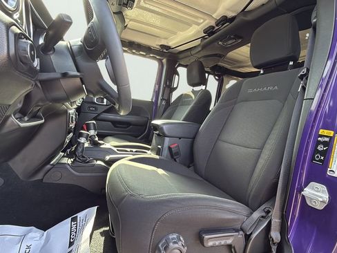 Used 2023 Jeep Wrangler Sahara image 11