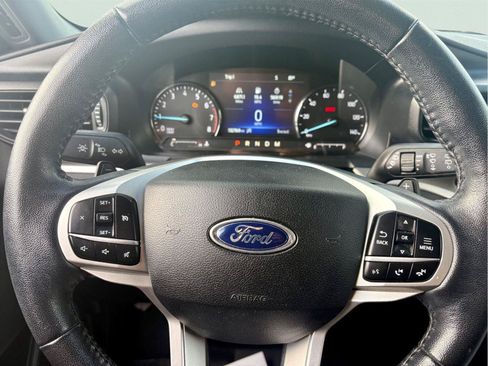 Used 2020 Ford Explorer XLT RWD image 13