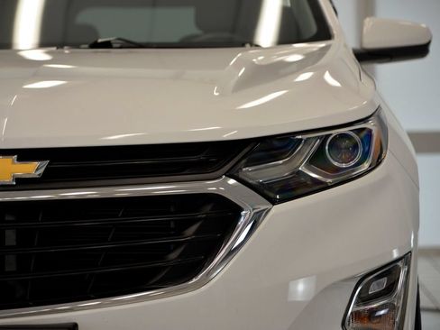 Used 2018 Chevrolet Equinox LT FWD image 11