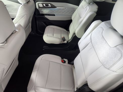 New 2026 Ford Explorer Platinum w/ LUX Leather Package image 14