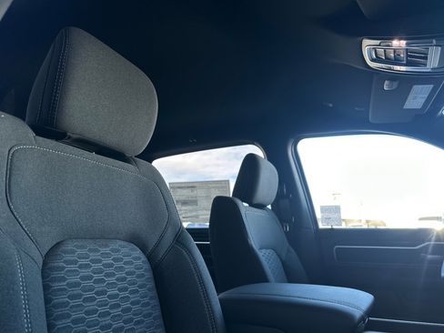 New 2026 RAM 1500 4x4 Crew Cab image 15