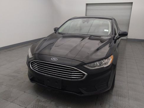 Used 2020 Ford Fusion SE image 15