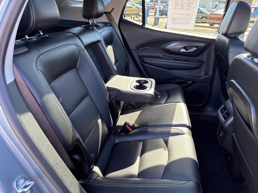 Used 2023 GMC Terrain SLT w/ Elevation Edition AWD/4WD image 26